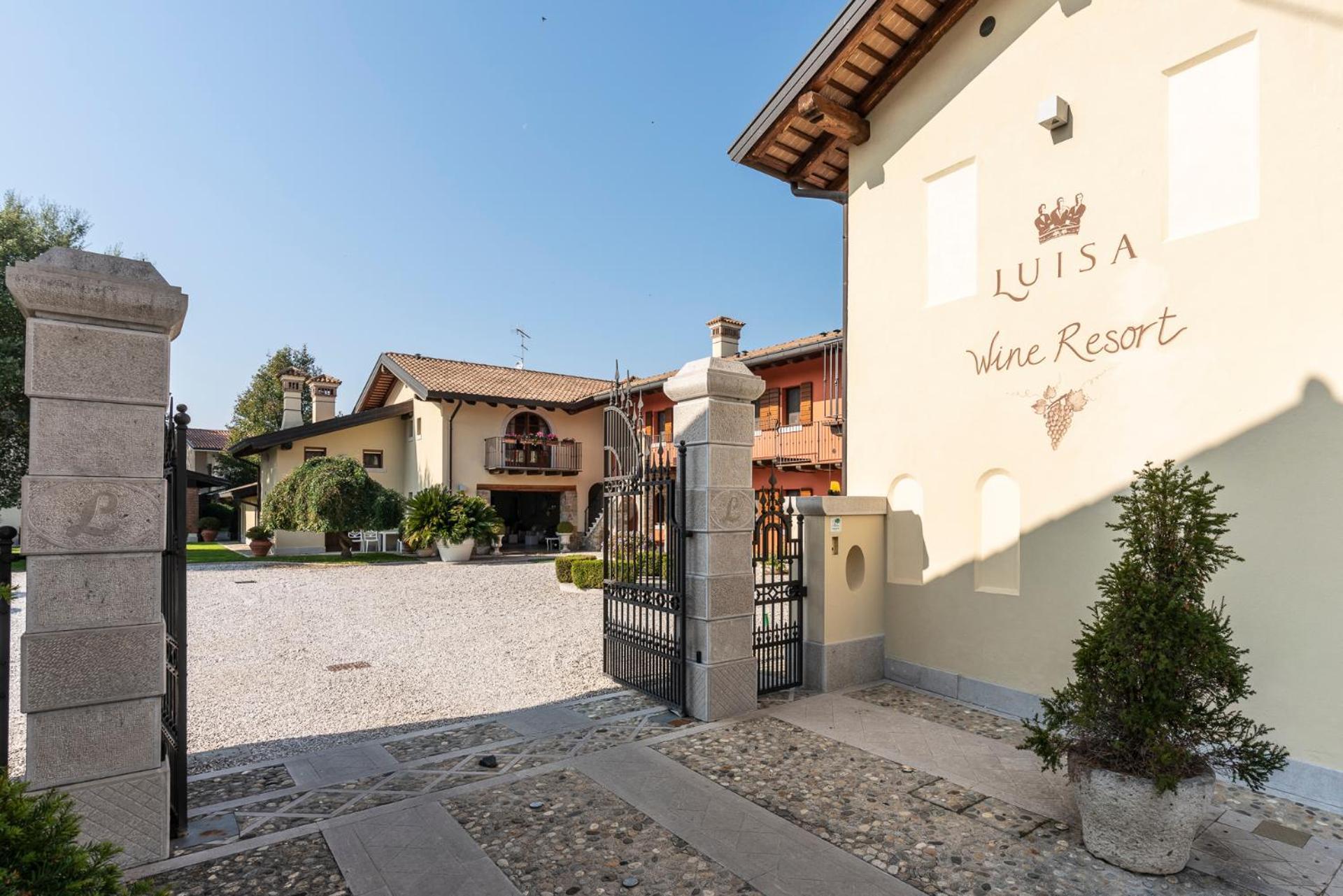 Wine Resort Luisa Mariano del Friuli Ngoại thất bức ảnh